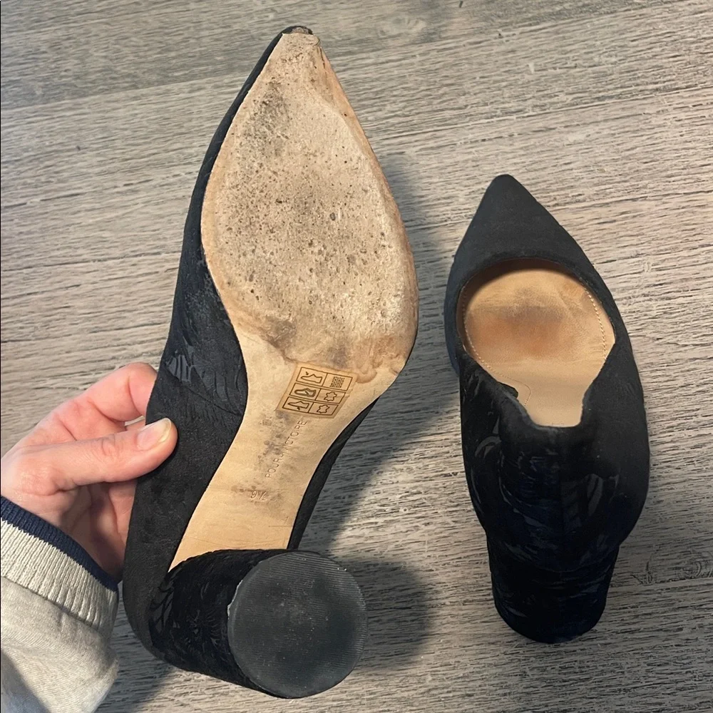 Pour La Victoire Black Floral Pointed Toe Pumps